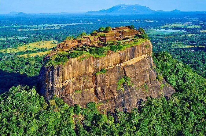 Dambulla, Sigiriya and Pidurandala Day Tour with a verified tour guide - Sri Muthumari Amman Kovil: why this quick temple stop makes sense