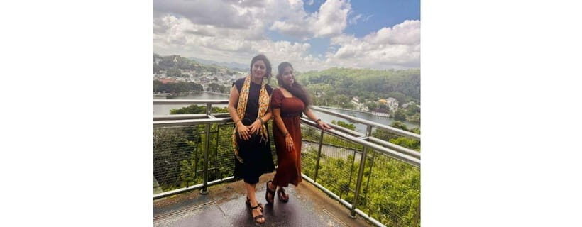 Kandy City Guided Day Tour by Tuk Tuk & Laxury Car - Kandy Lake + Kandyan Culture Centre: Calm Meets Showtime