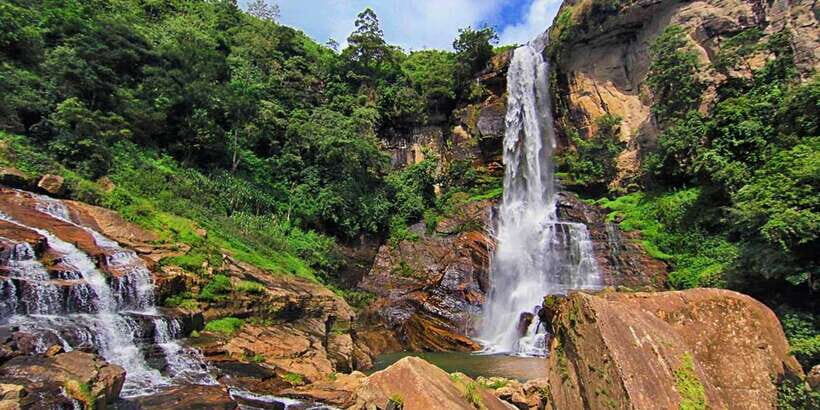 Kandy: Nuwara Eliya Day Trip - Asgiriya Stupa and a Wood-Carving Family Workshop: Culture Before the Climb