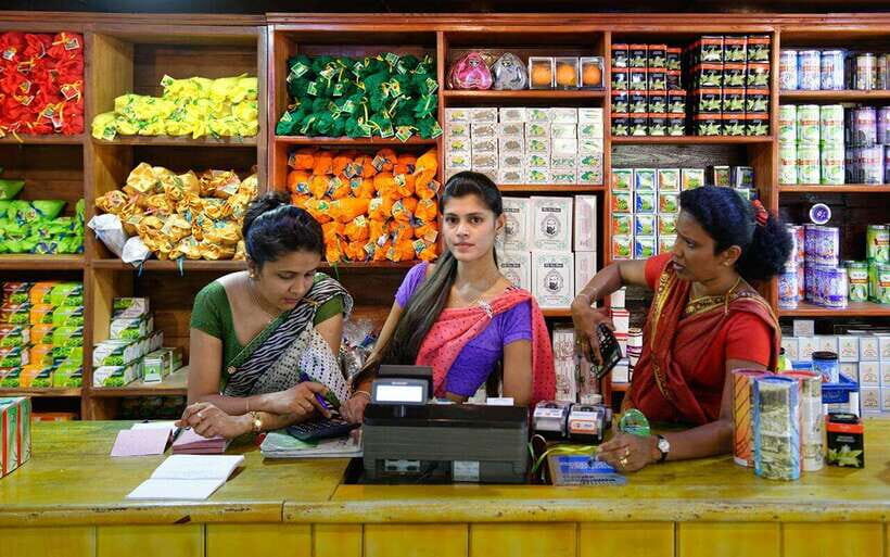 Kandy Private City Tour With Local Guide - Shopping time and the optional add-ons your guide can plan