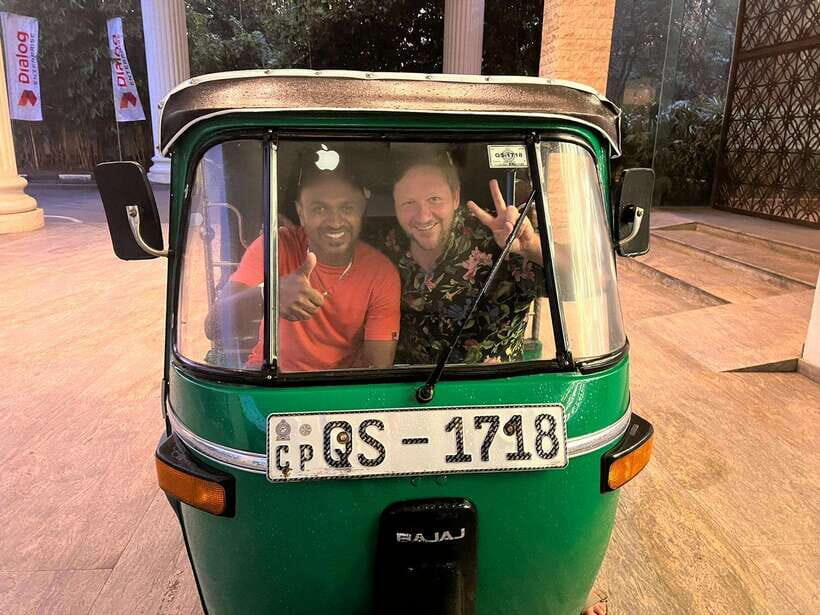 Kandy Private Guided City Tour by Tuk Tuk - Morning (9:00–14:00) vs Late Afternoon (14:30–20:00)