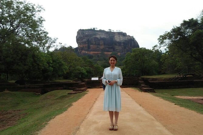 Kandy, Sigiriya and Pidurangala Rock Tuk Tuk Safari - Stop 2: Sri Muthumari Amman Kovil in Matale