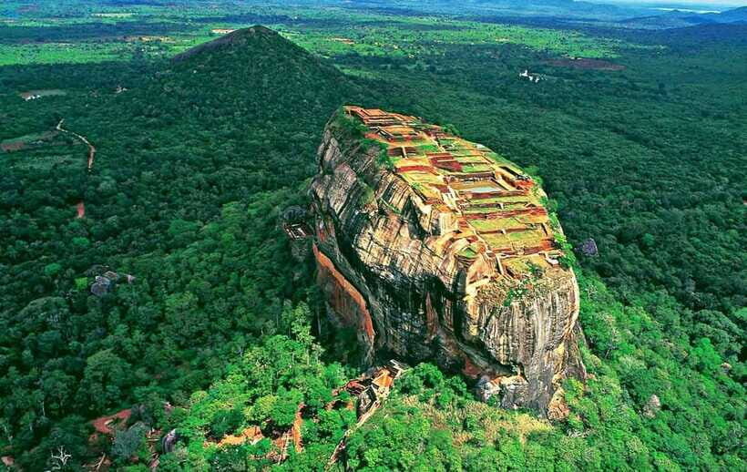 Kandy: Sigiriya Fortress & Cave Temple Full Day Private Tour - Transportation and the private guide/driver mix